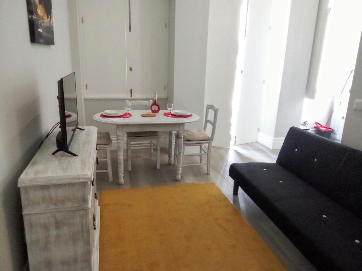 Art District Sunrise 1F Apartment Porto Bagian luar foto