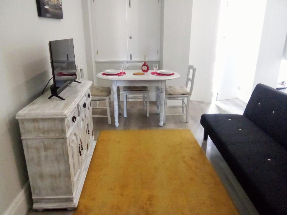 Art District Sunrise 1F Apartment Porto Bagian luar foto