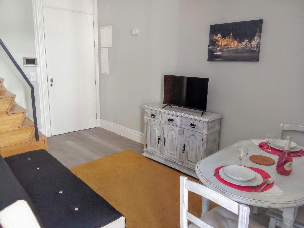 Art District Sunrise 1F Apartment Porto Bagian luar foto